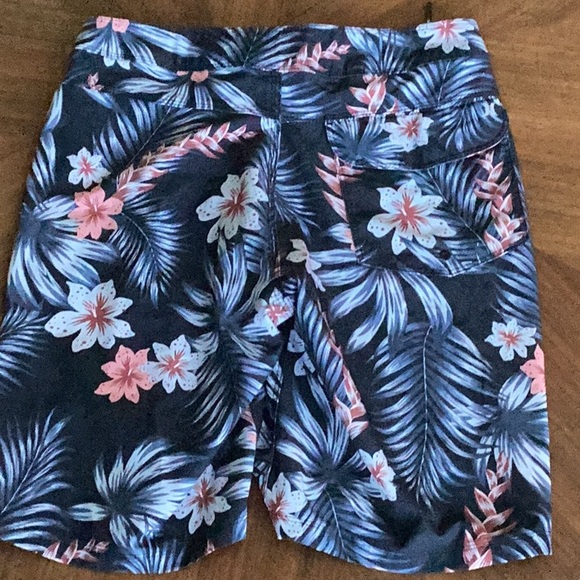 EUC Hurley boardshorts - Picture 4 of 4